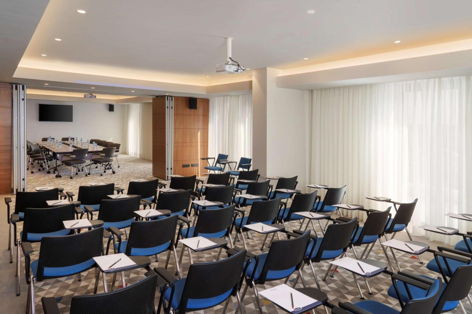 Hampton By Hilton Tashkent Hotel Bagian luar foto